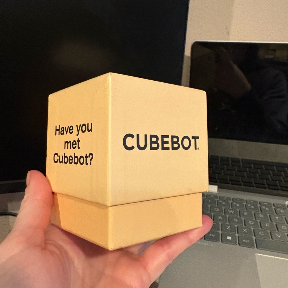 Cubebot Wooden Robot Transforming Toy - Picture 4 of 8